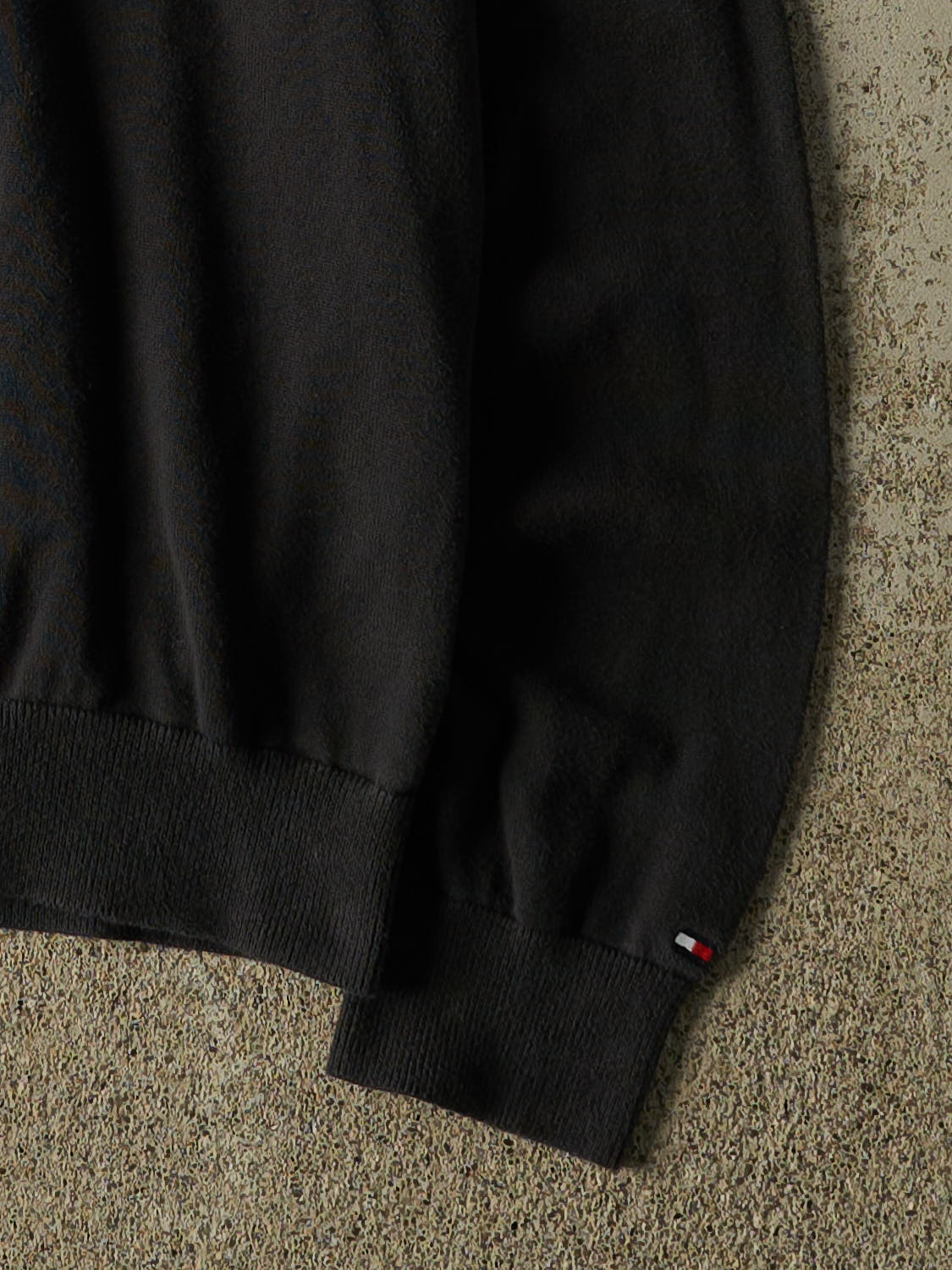Vintage Y2K Black Tommy Hilfiger Knit Sweater (S/M)