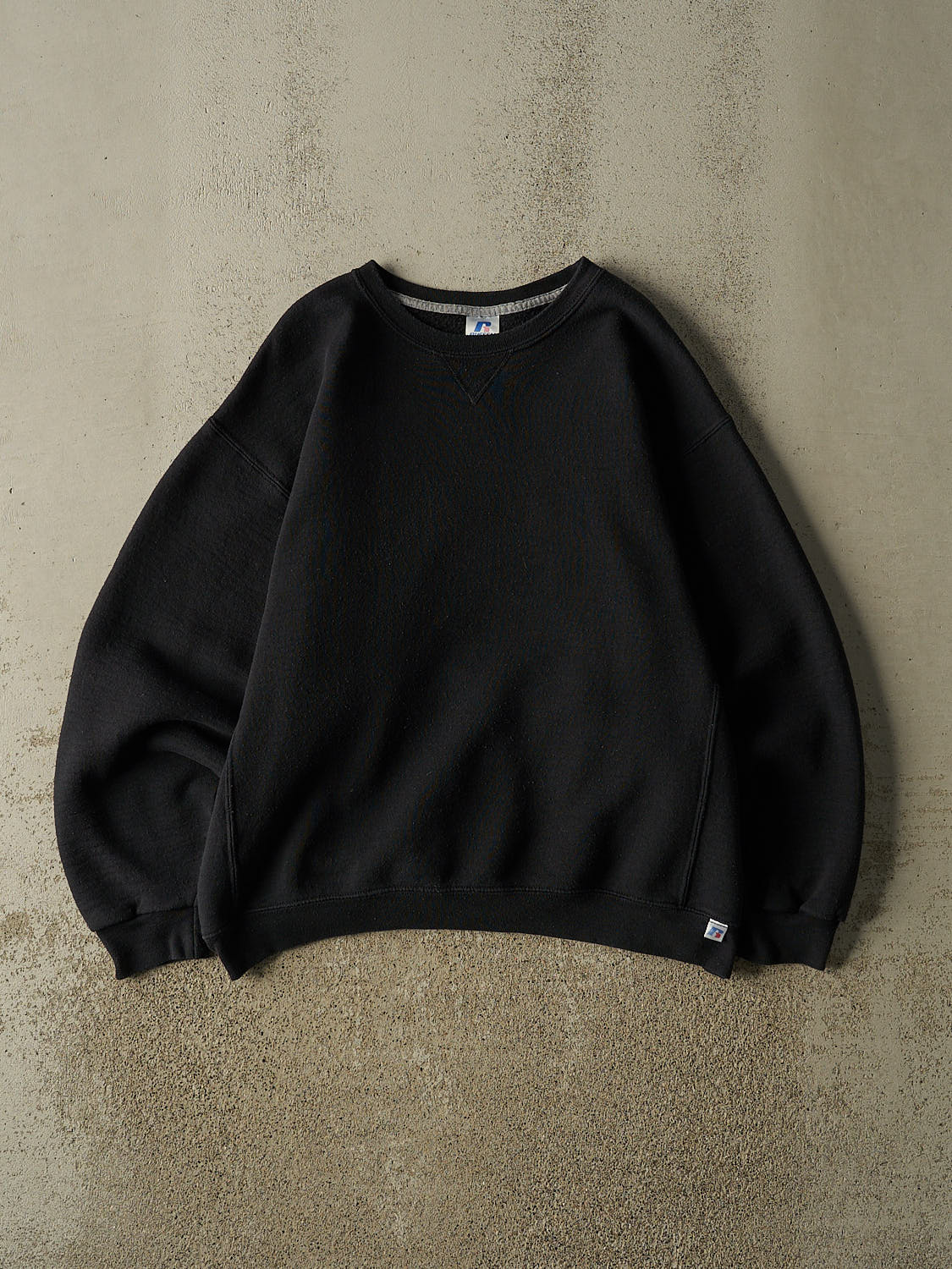 Vintage Y2K Black Russell Athletic Blank Crewneck (L/XL)