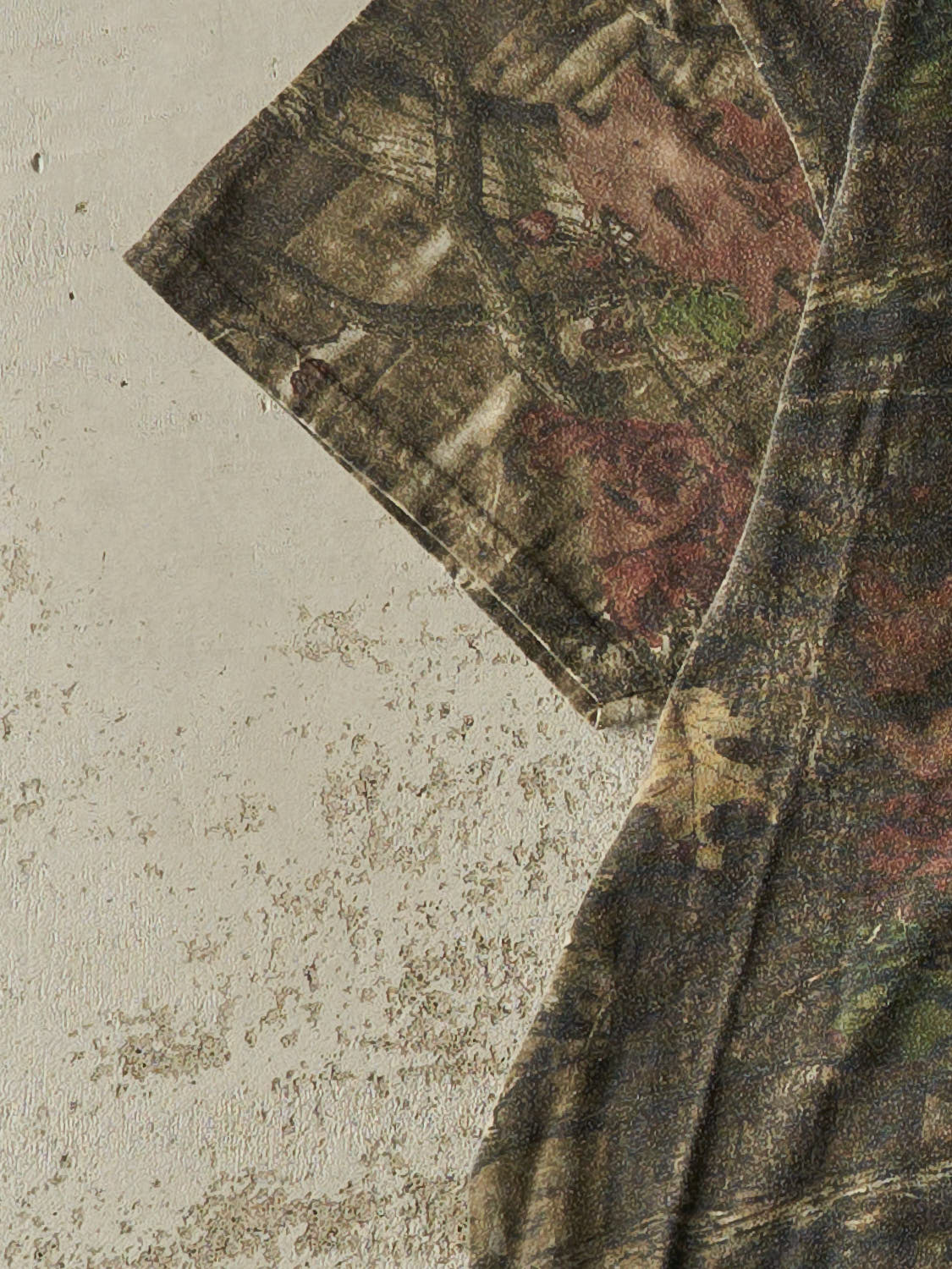 Vintage Y2K Camo Blank Tee (M)