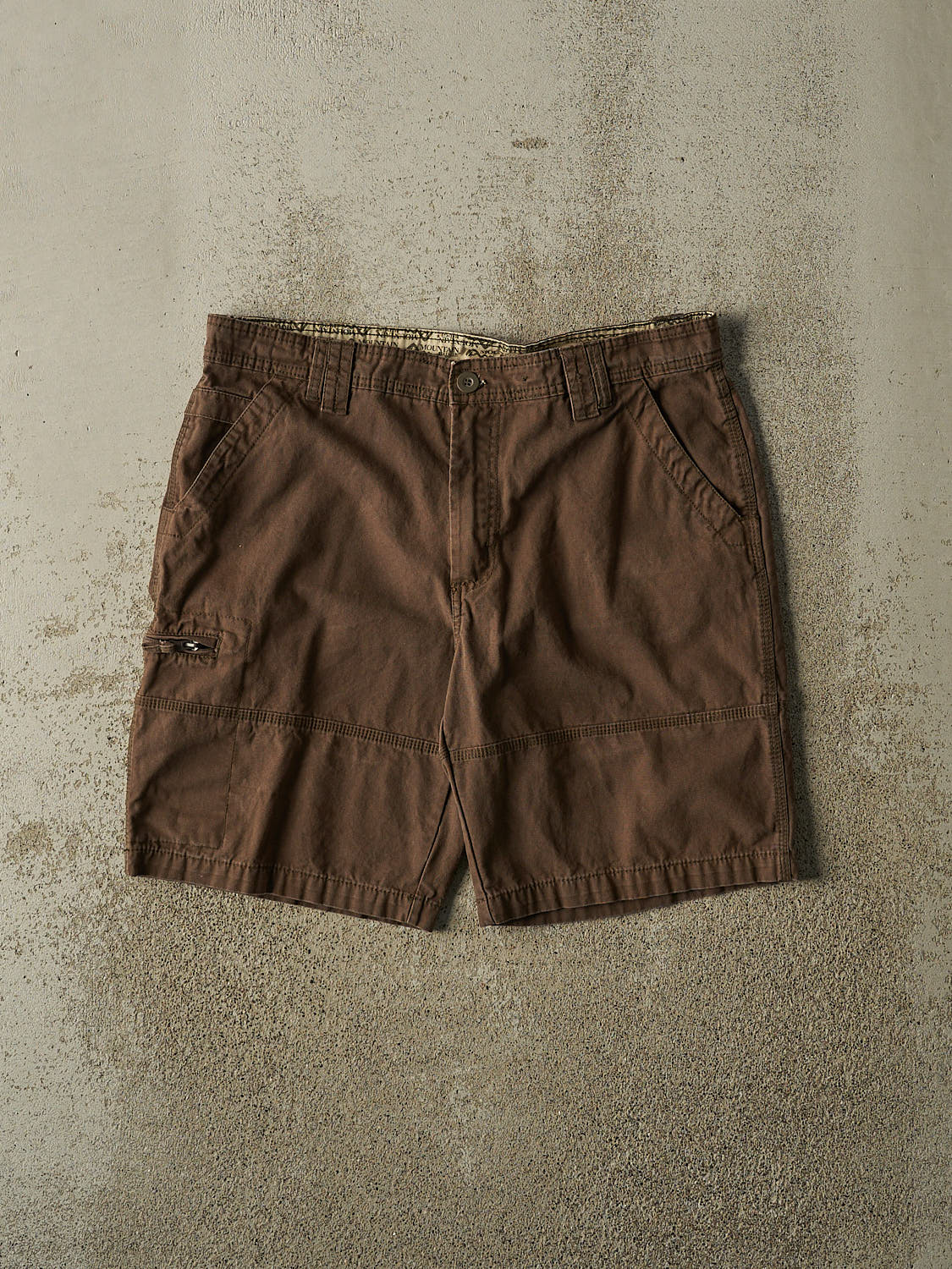 Vintage Y2K Brown Mountain River Cargo Shorts (36x9.5)