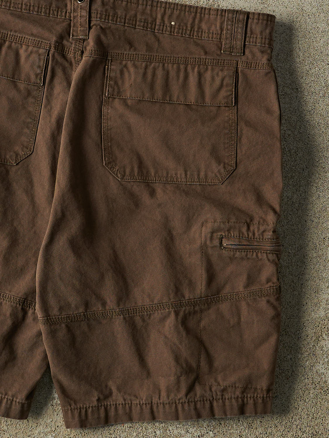 Vintage Y2K Brown Mountain River Cargo Shorts (36x9.5)