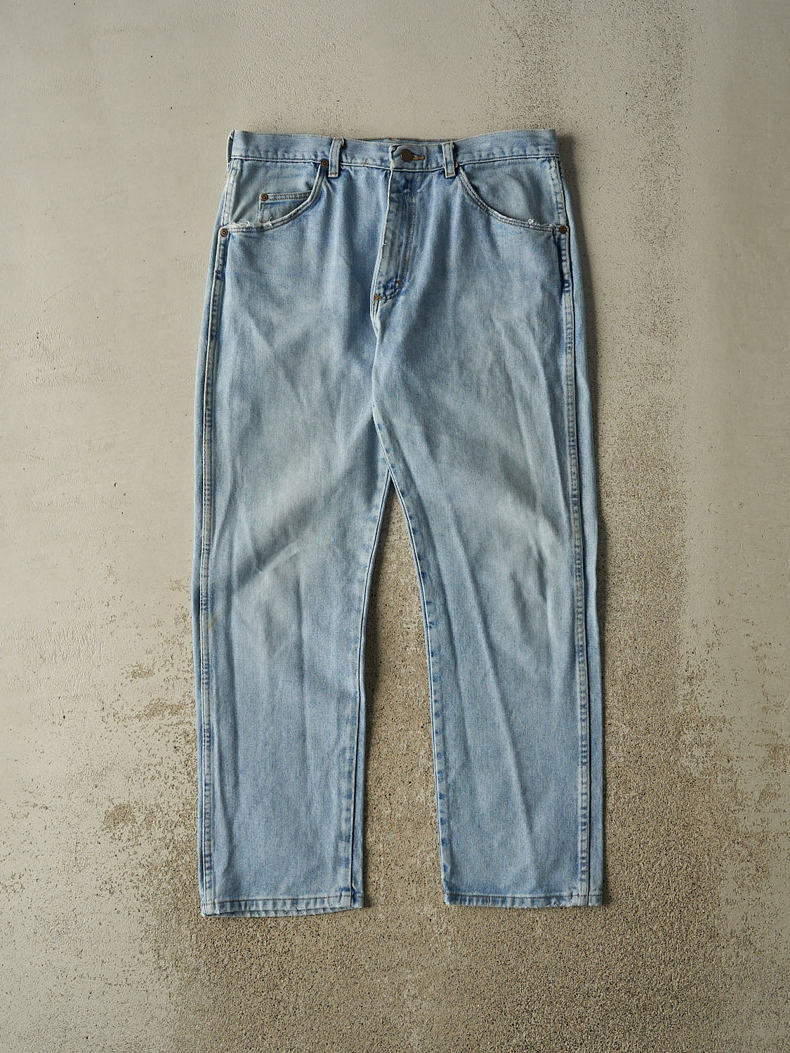 Vintage Y2K Light Wash Wrangler Jeans (33x29)