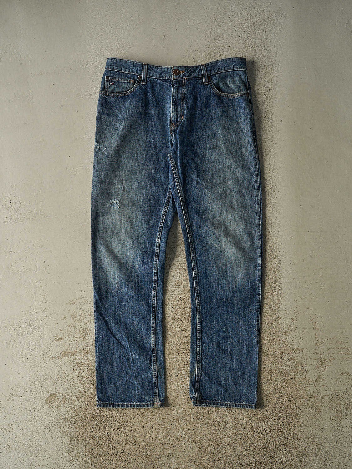 Vintage Y2K Dark Wash Tommy Hilfiger Jeans (36x32.5)