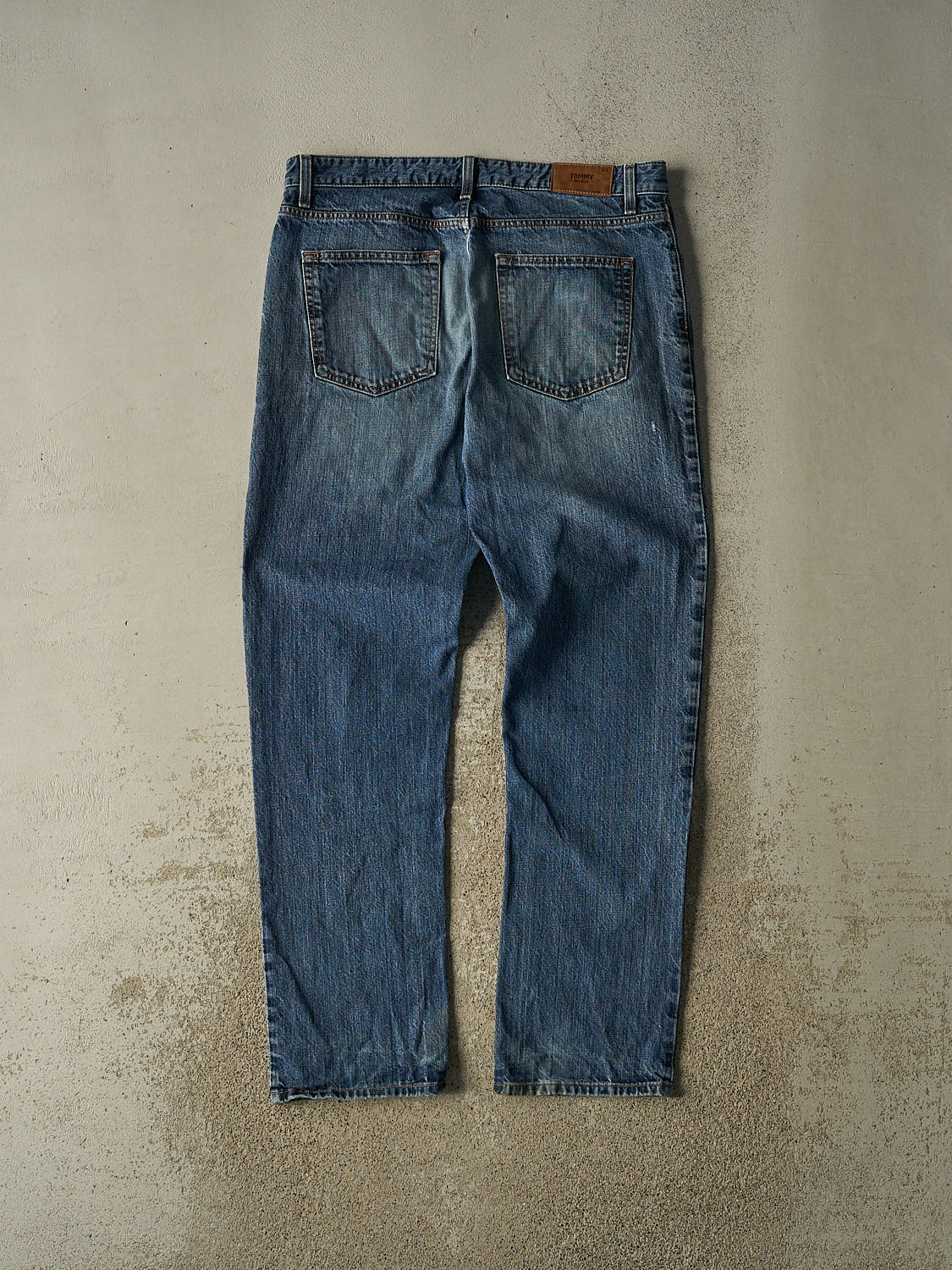 Vintage Y2K Dark Wash Tommy Hilfiger Jeans (36x32.5)