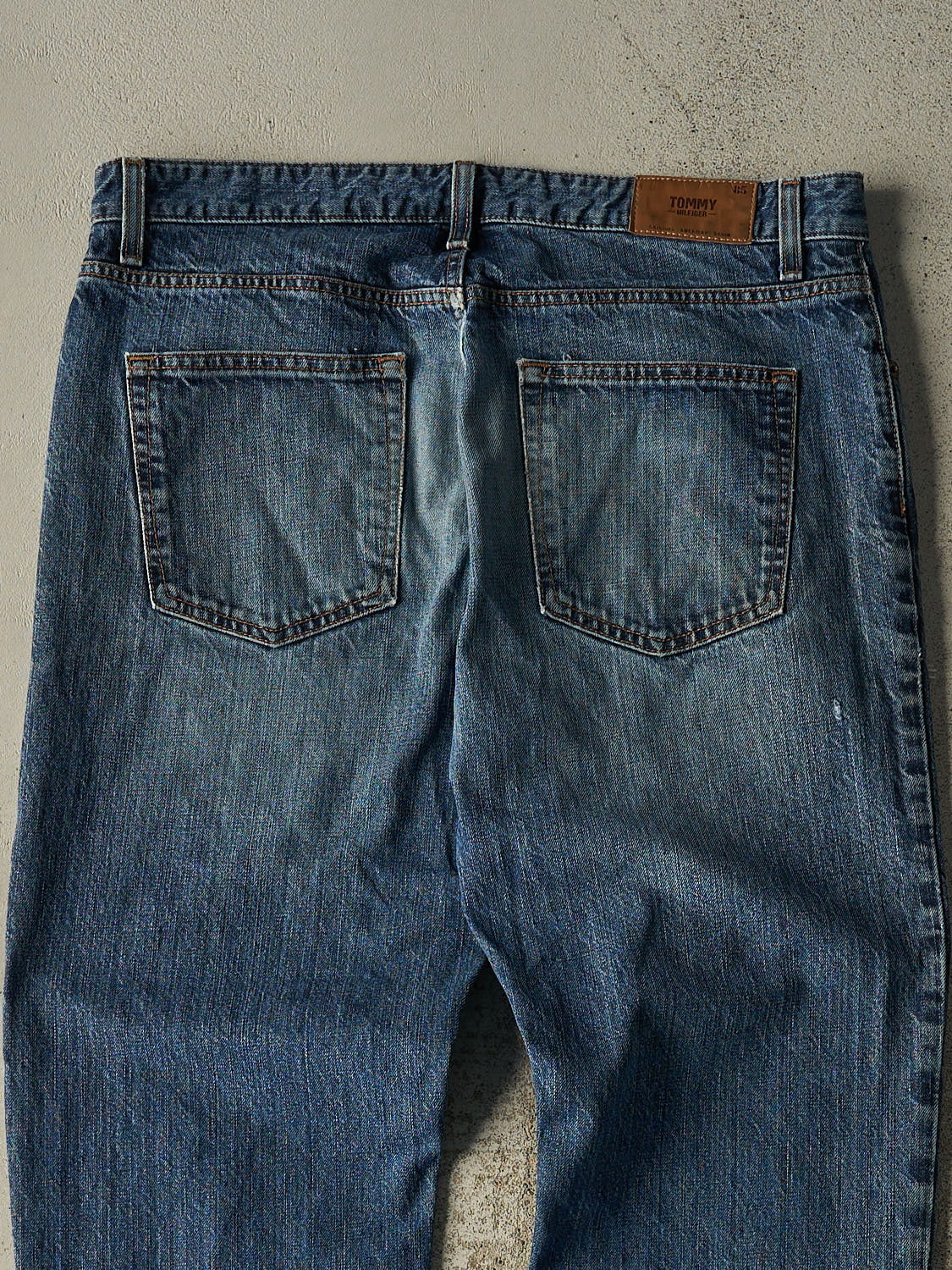 Vintage Y2K Dark Wash Tommy Hilfiger Jeans (36x32.5)