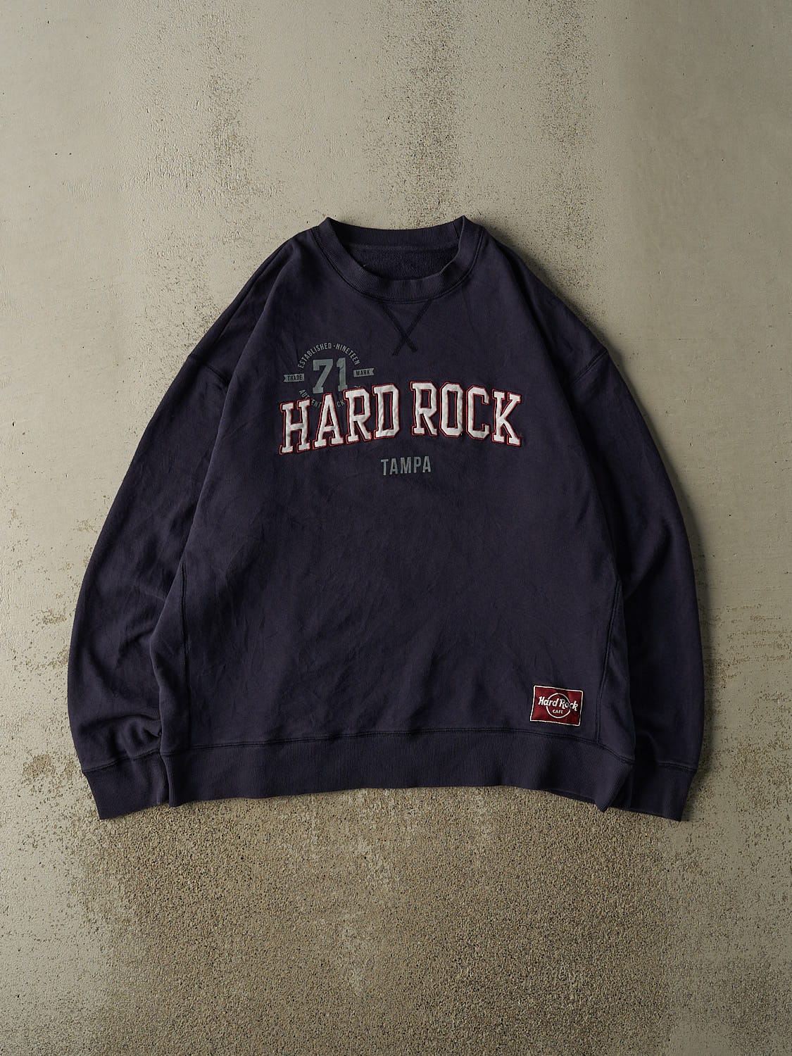 Vintage Y2K Navy Blue Hard Rock Cafe Tampa Embroidered Crewneck (L/XL)