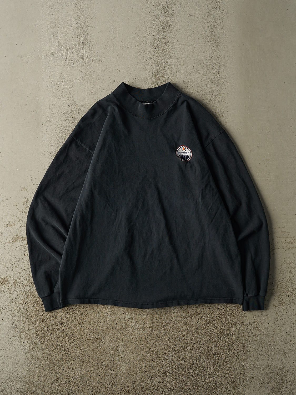 Vintage 90s Faded Black Edmonton Oilers Mock Neck Long Sleeve (L/XL)