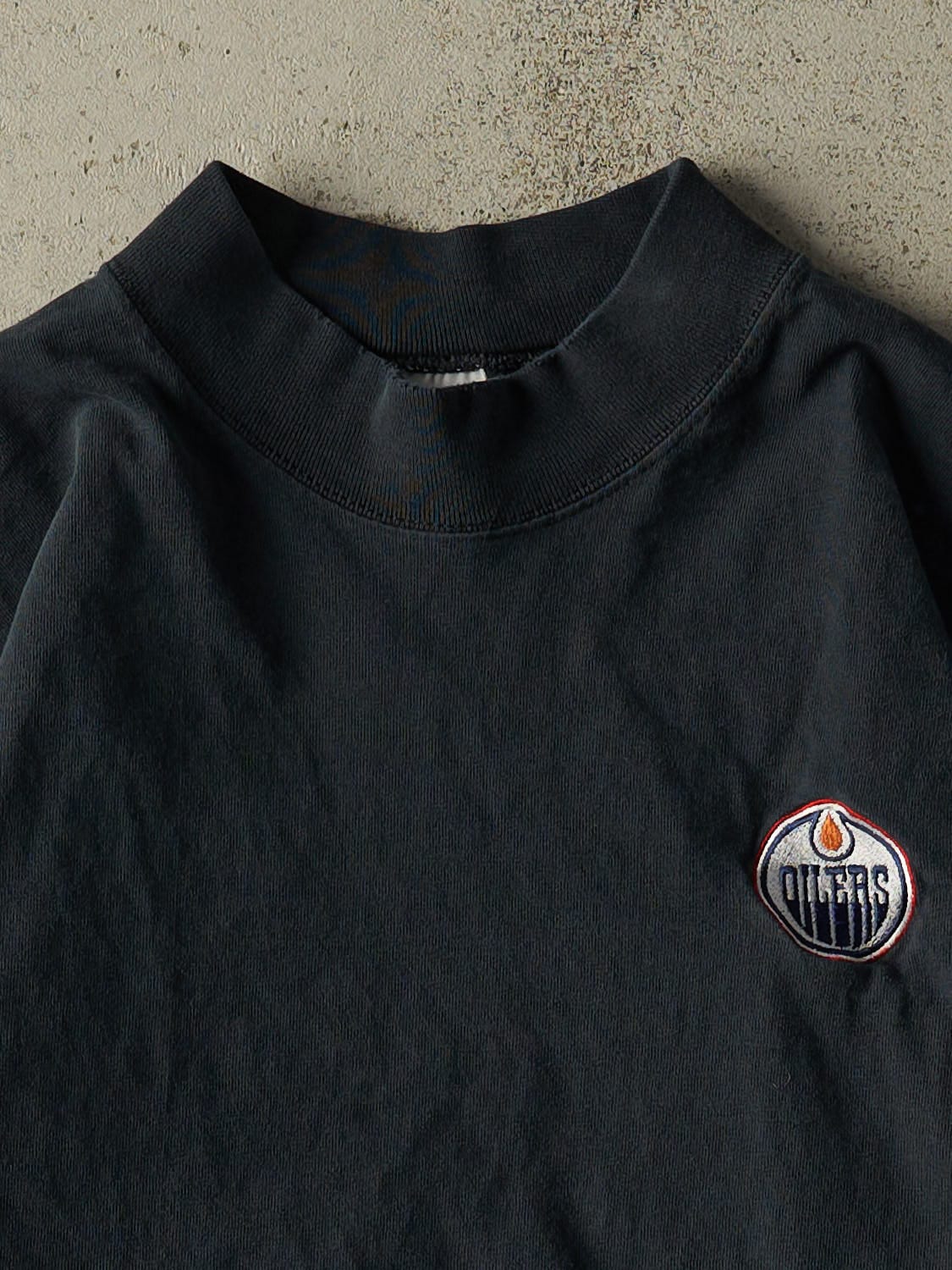 Vintage 90s Faded Black Edmonton Oilers Mock Neck Long Sleeve (L/XL)