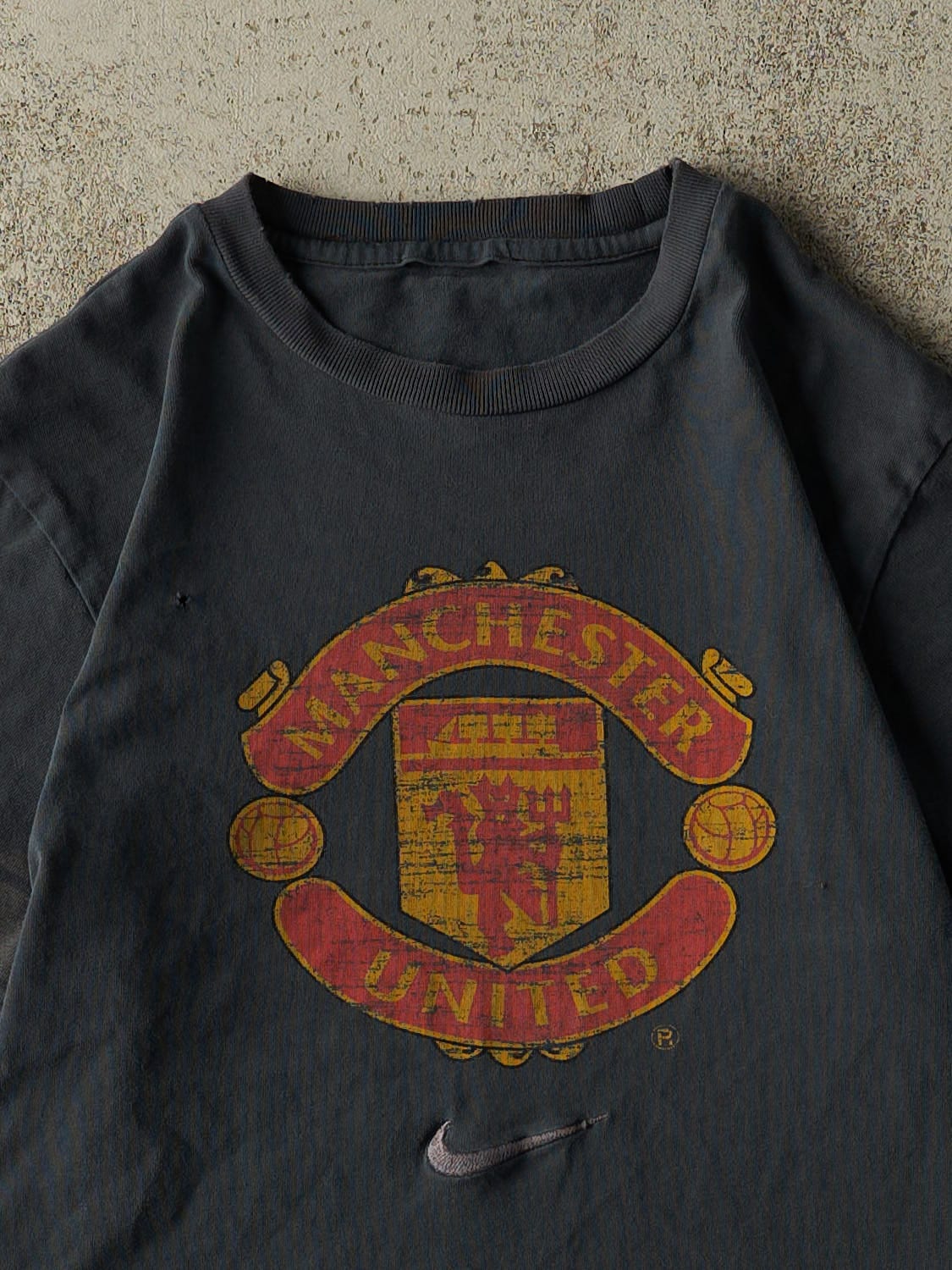 Vintage Y2K Sun Faded Navy Nike x Manchester United Tee (XS/S)