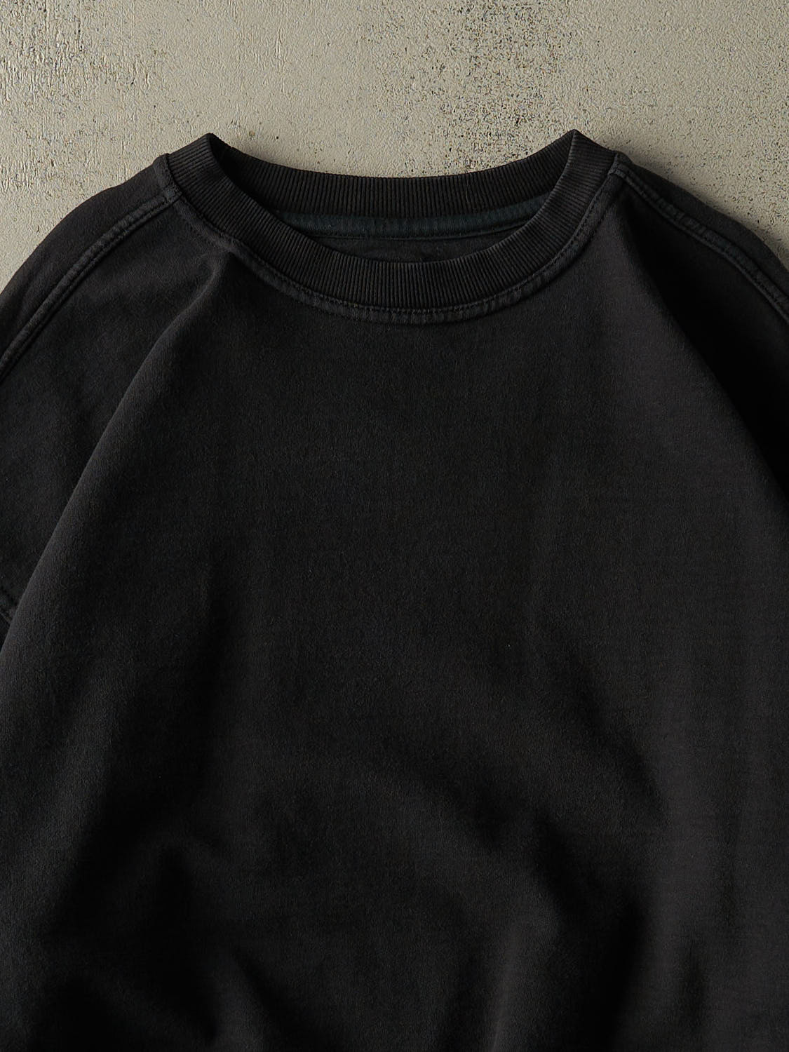 Vintage Y2K Black Russell Athletic Blank Crewneck (L/XL)