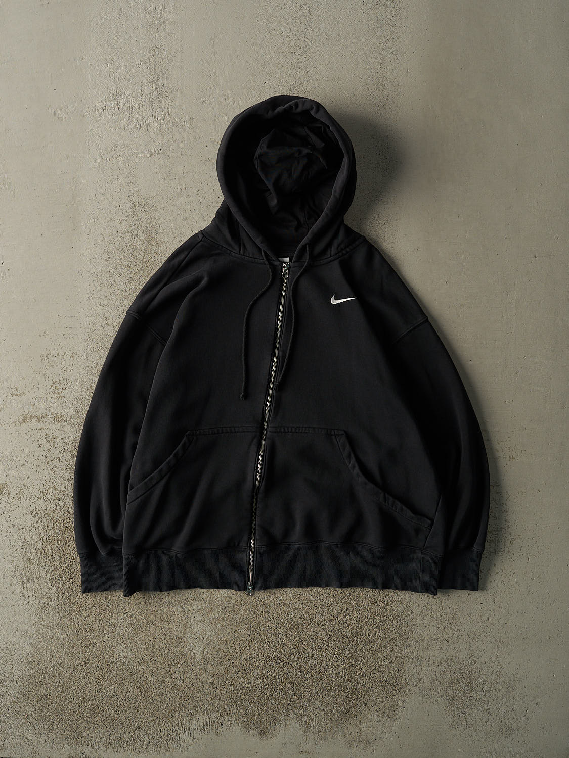 Vintage Y2K Black Nike Embroidered Zip Up Hoodie (L/XL)