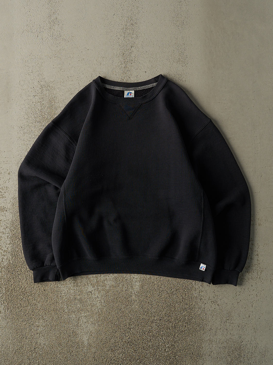 Vintage Y2K Black Russell Athletic Blank Crewneck (L)