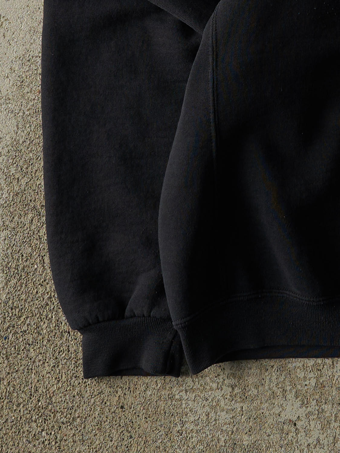Vintage Y2K Black Russell Athletic Blank Crewneck (L)
