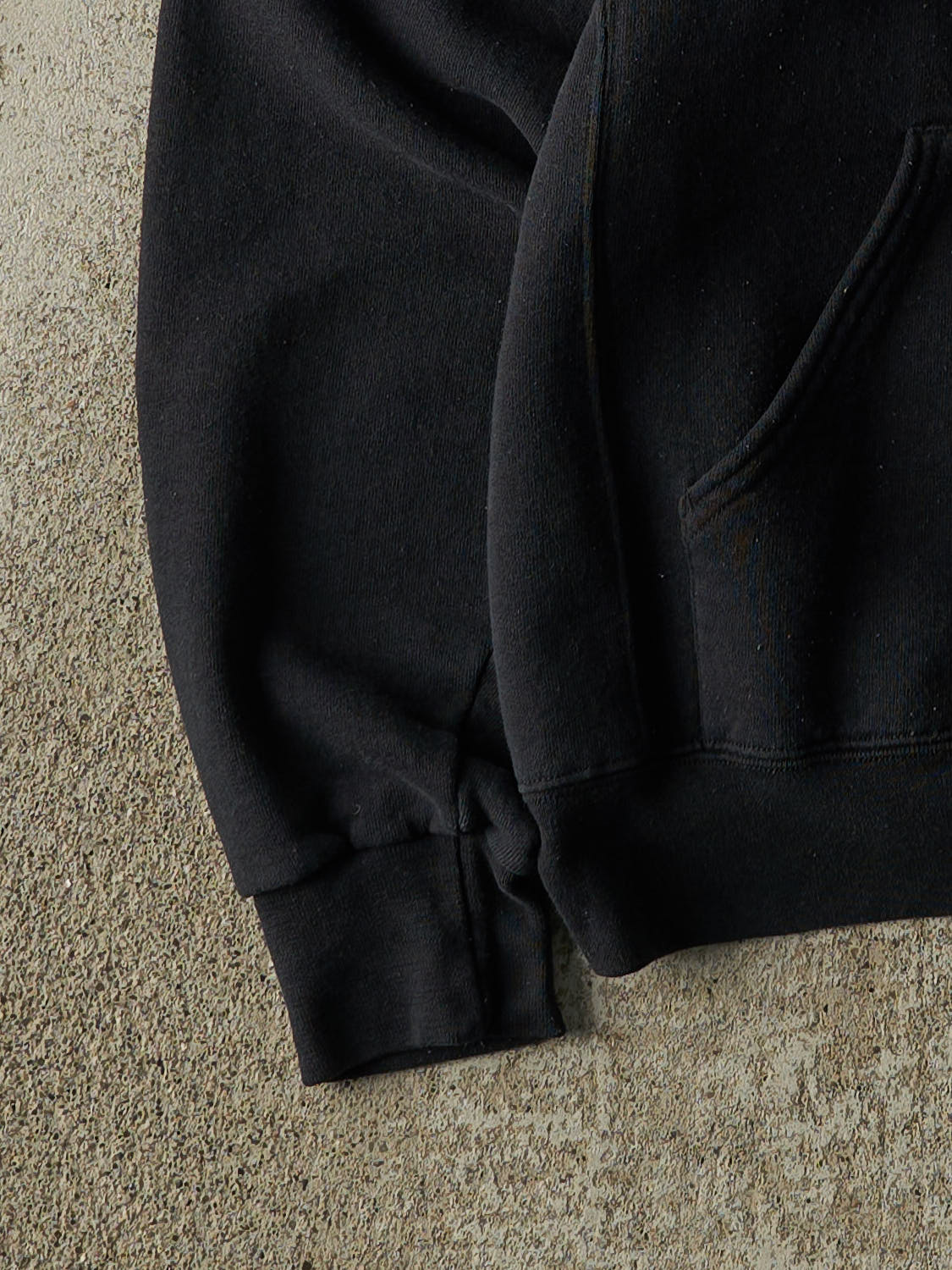 Vintage Y2K Black Russell Athletic Blank Hoodie (S/M)