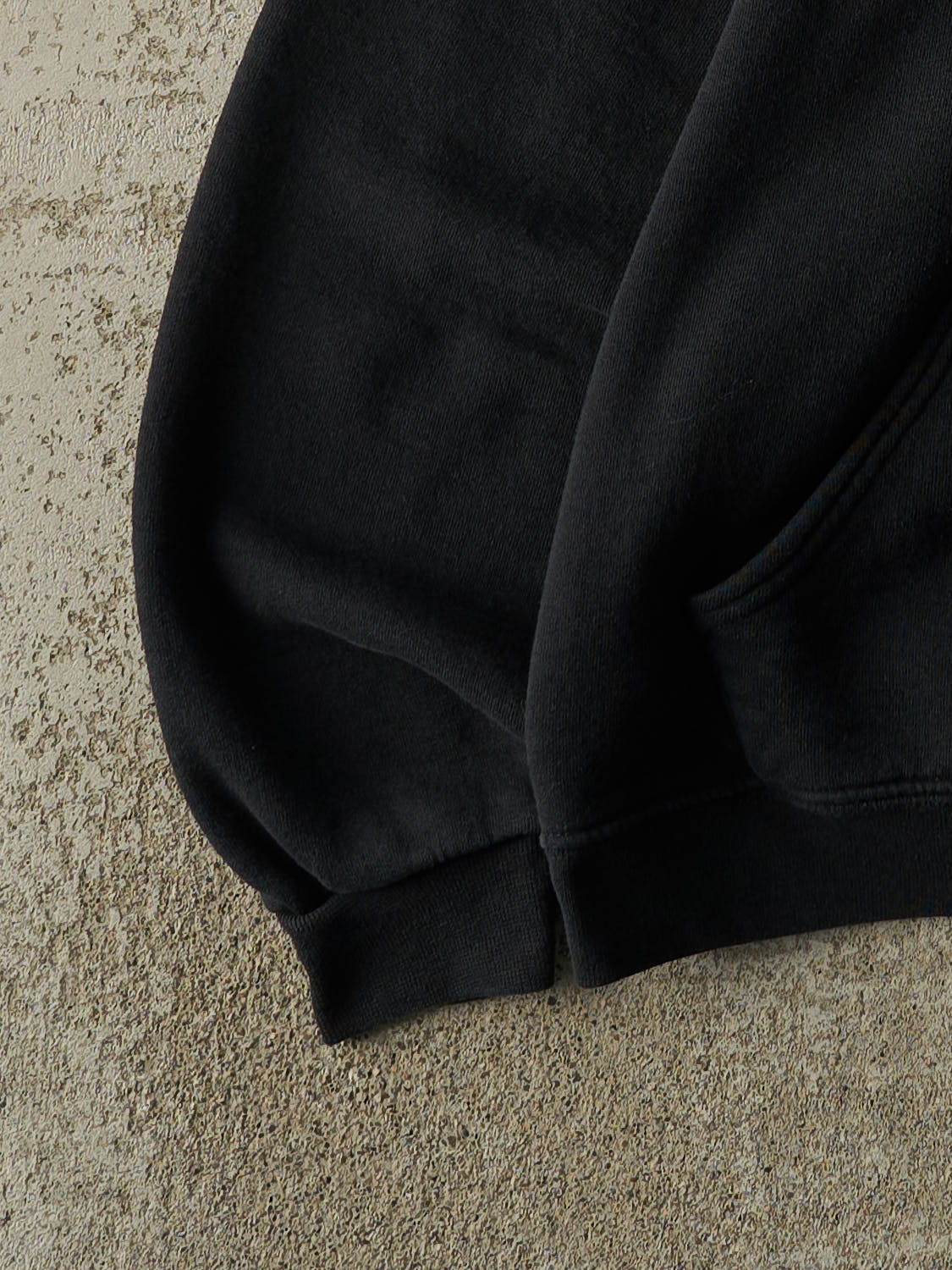 Vintage Y2K Black Santa Rosa Panthers Russell Athletic Boxy Hoodie (M)