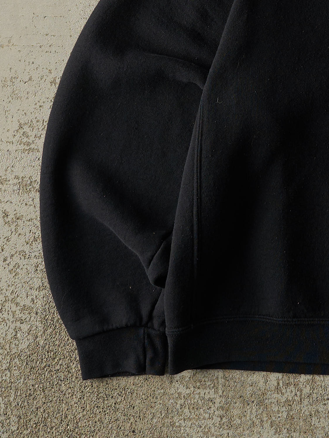 Vintage Y2K Black Russell Athletic Blank Crewneck (M/L)