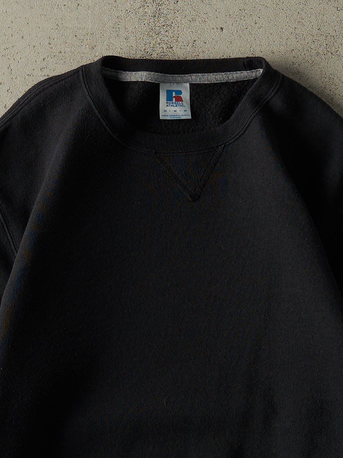 Vintage Y2K Black Russell Athletic Blank Crewneck (M)