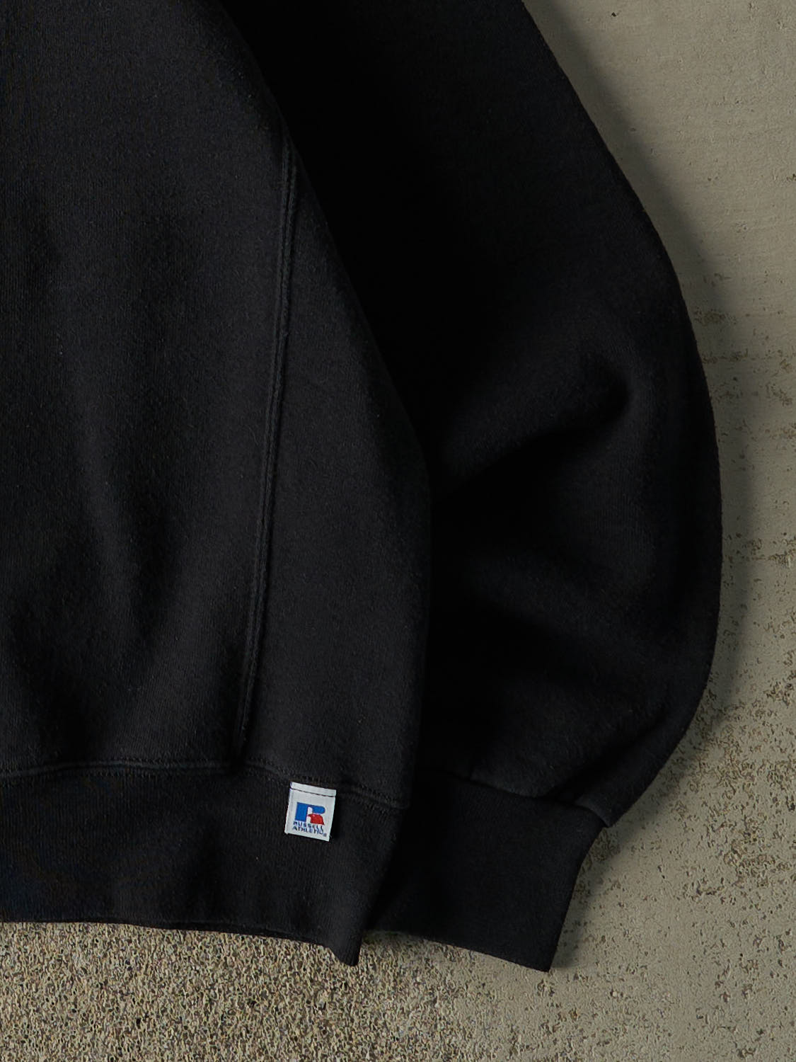 Vintage Y2K Black Russell Athletic Blank Crewneck (M)