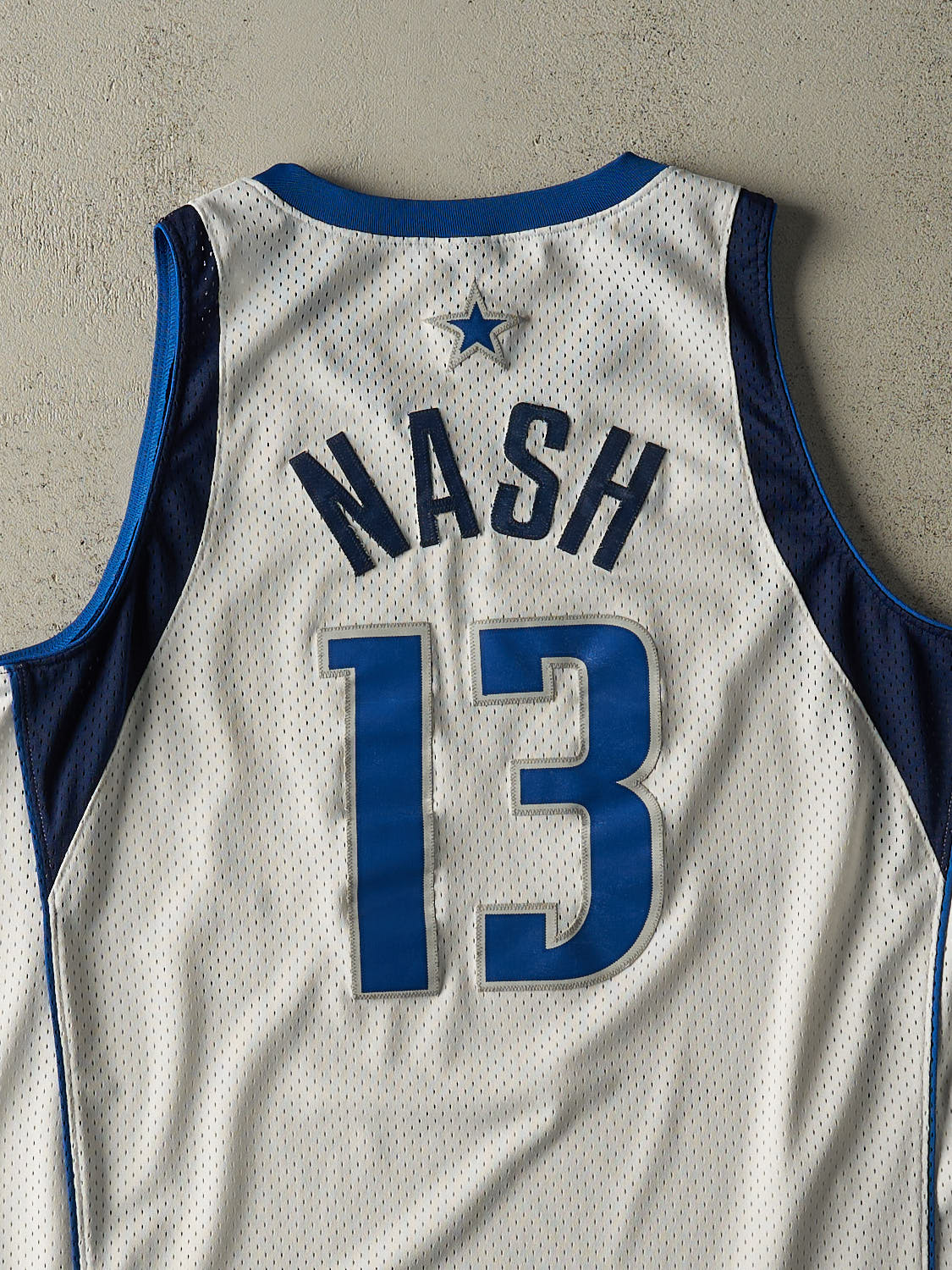 Vintage Y2K White Dallas Mavericks Steve Nash Basketball Jersey (XXL)