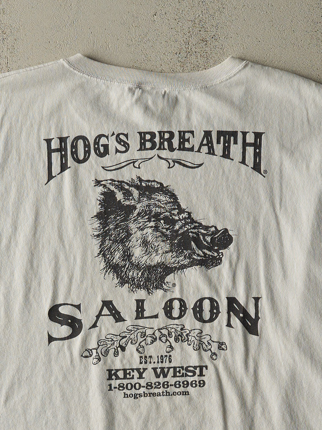 Vintage Y2K White Hogs Breath Saloon Cut Off Tee (XL/XXL)