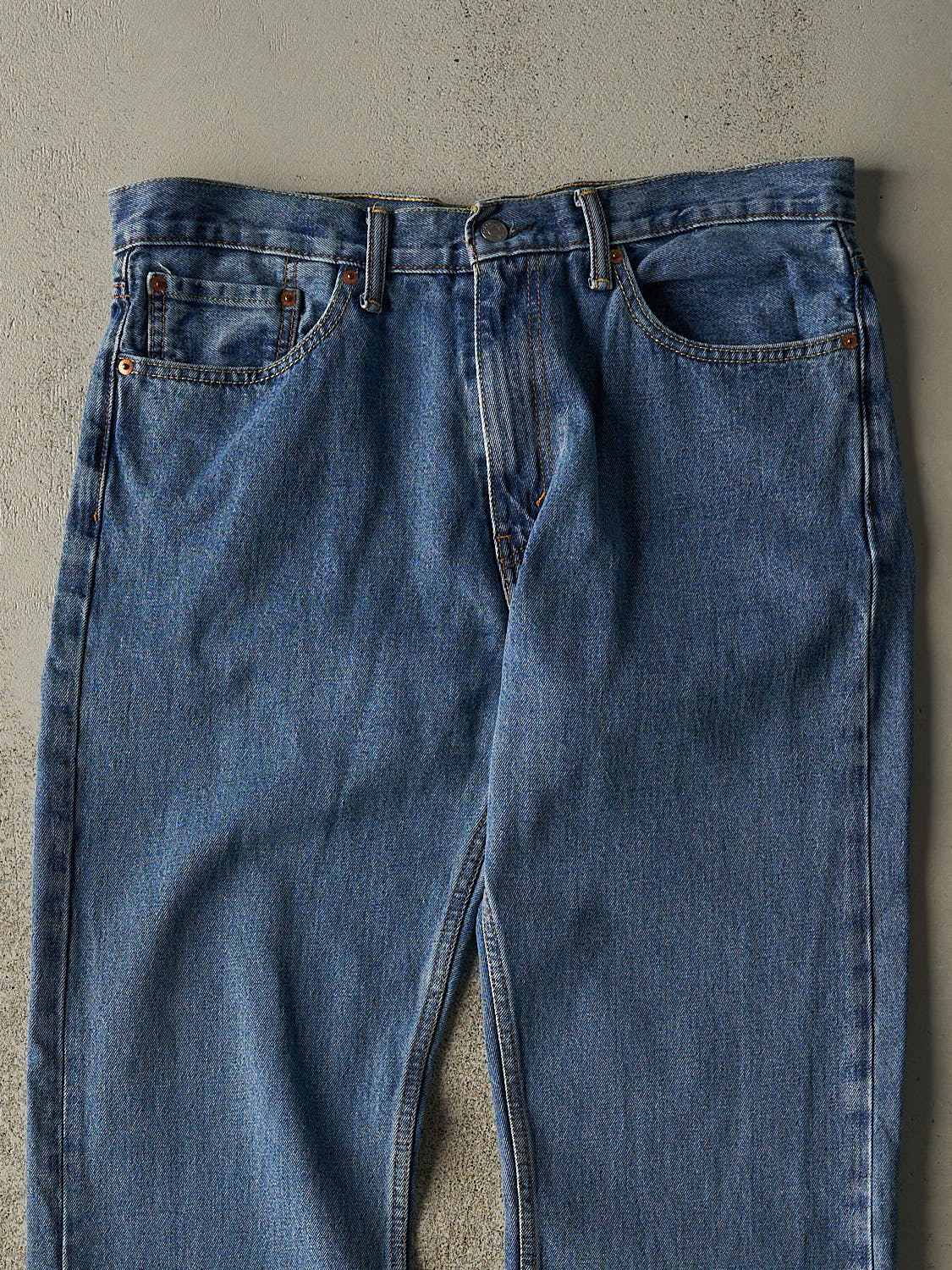 Vintage Y2K Light Wash Levi's Jeans (36x33)
