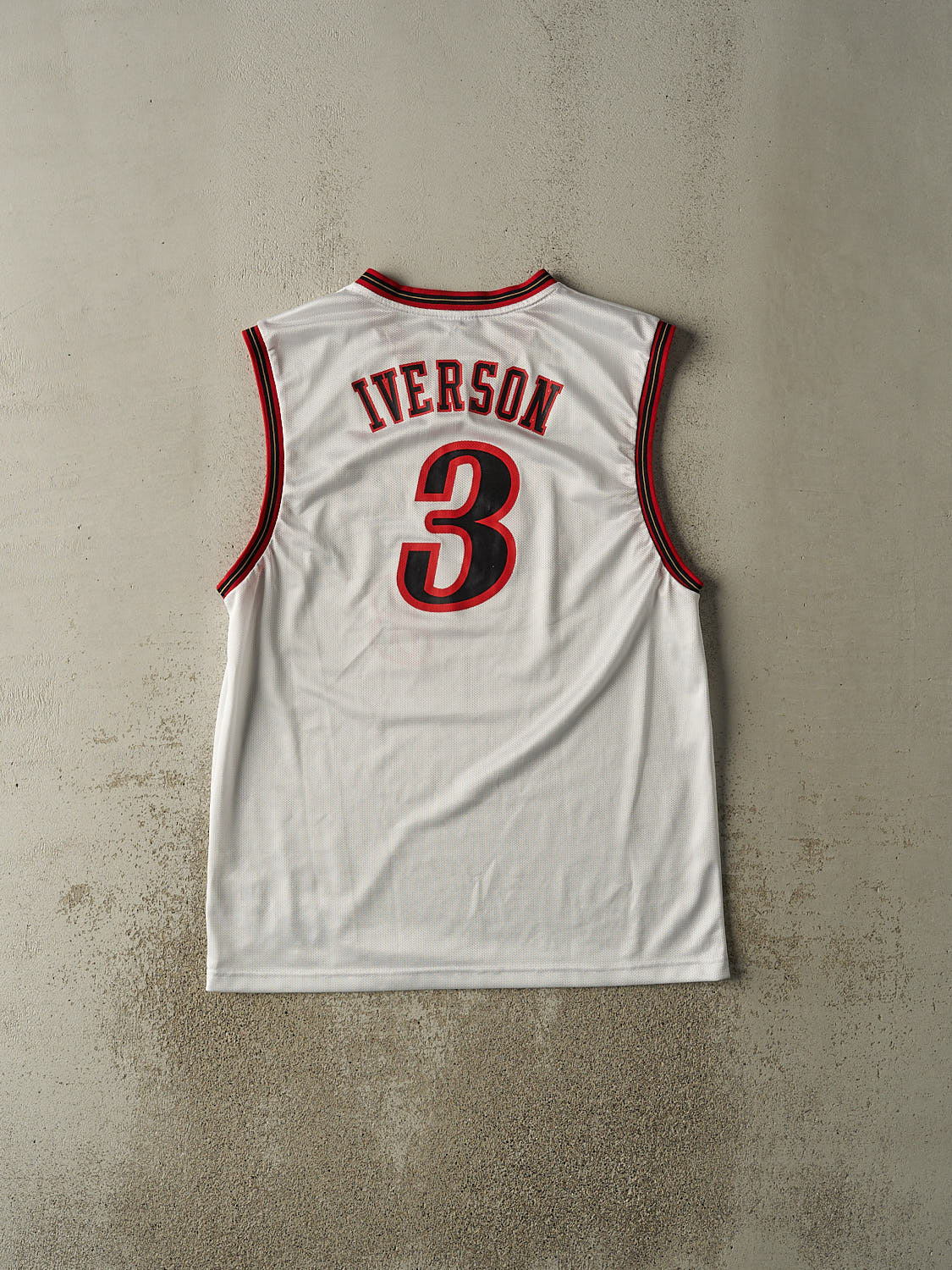 Vintage Y2K White Philadelphia 76ers Allen Iverson Basketball Jersey (XL/XXL)