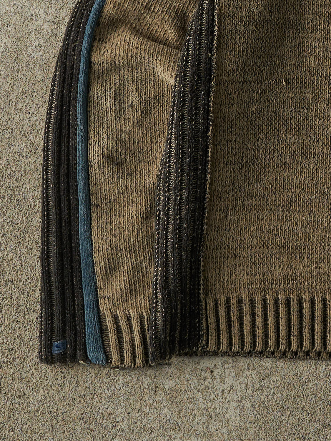 Vintage Y2K Beige & Blue Point Zero Knit Pullover (M)