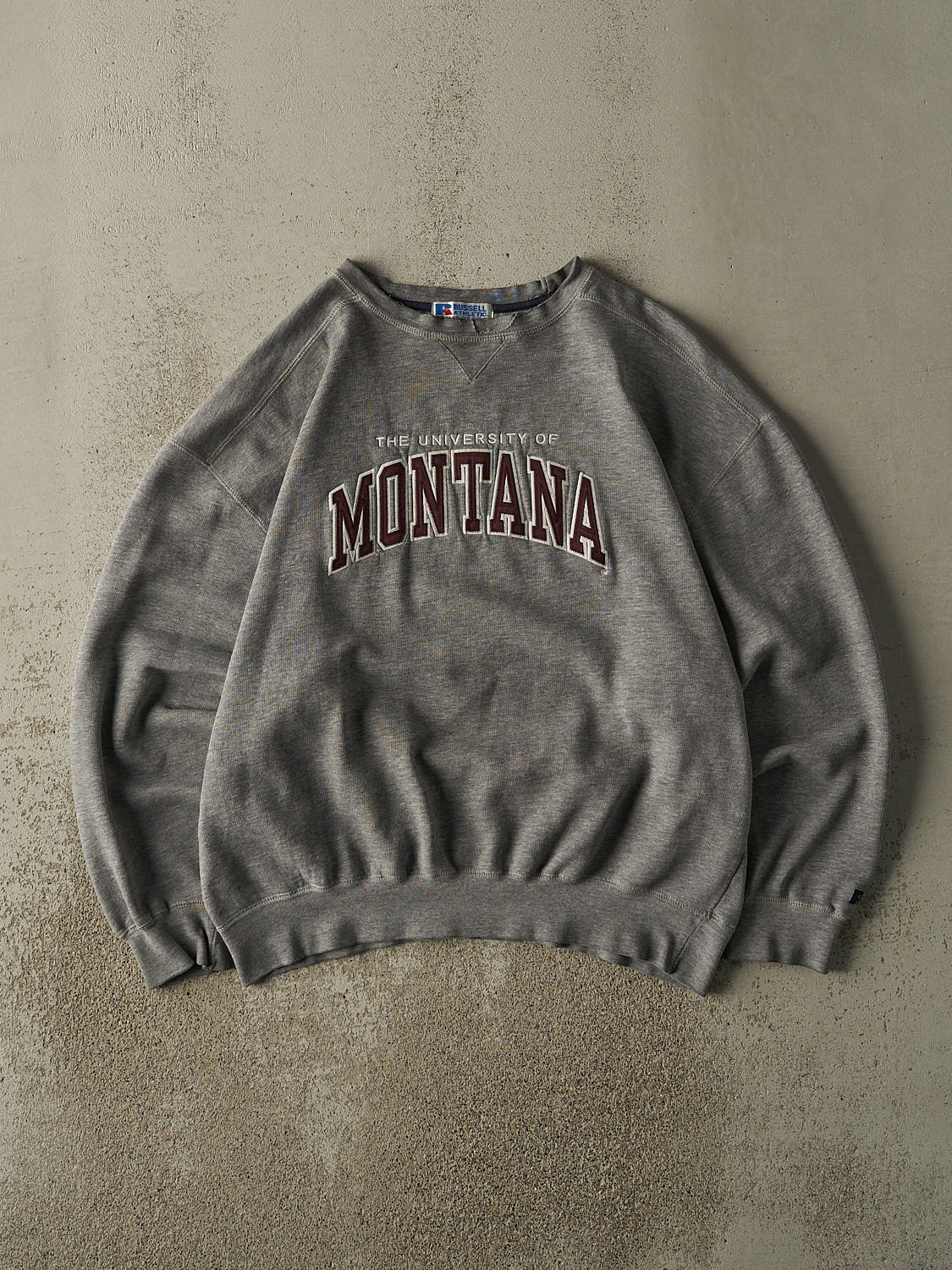 Vintage 90s Grey University of Montana Embroidered Russell Athletic Crewneck (L/XL)