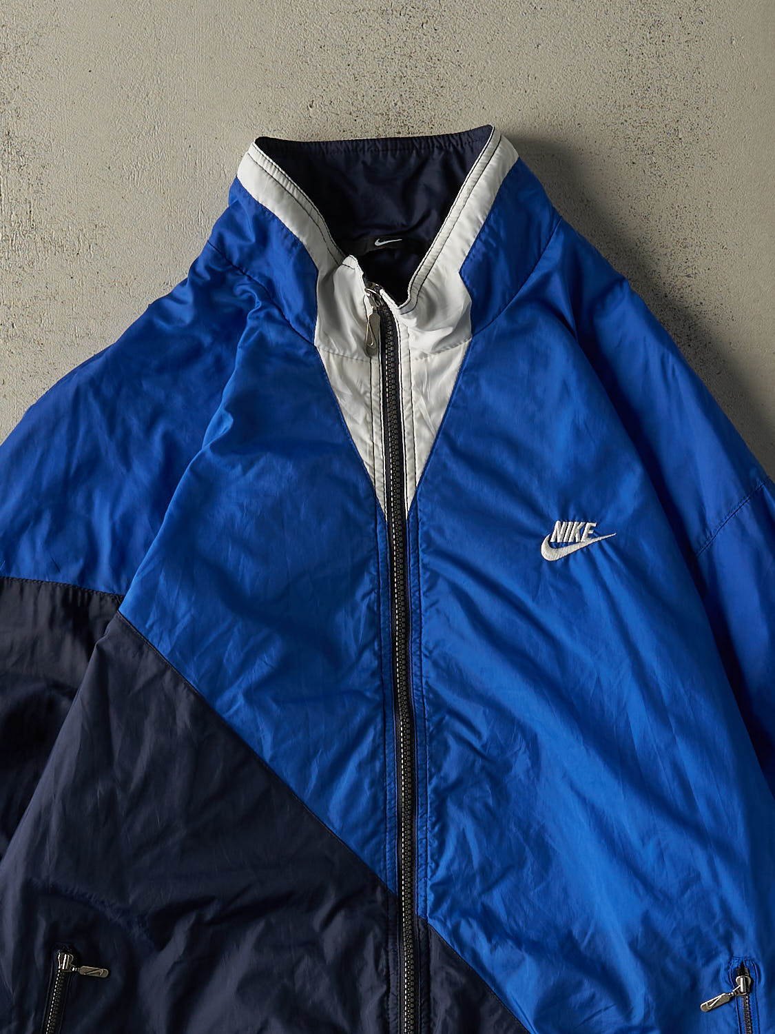 Vintage 90s Blue & White Nike Windbreaker (L/XL)