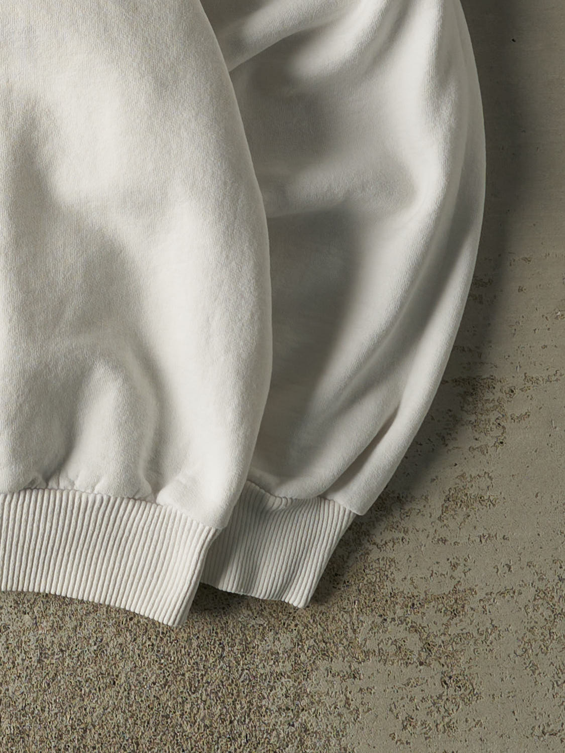 Vintage 90s White Blank Crewneck (L)
