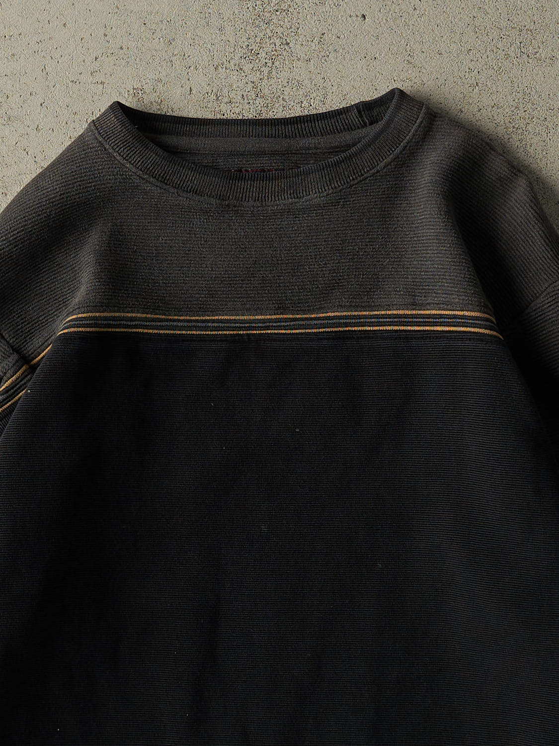 Vintage Y2K Black & Grey Point Zero Knit Long Sleeve (M/L)