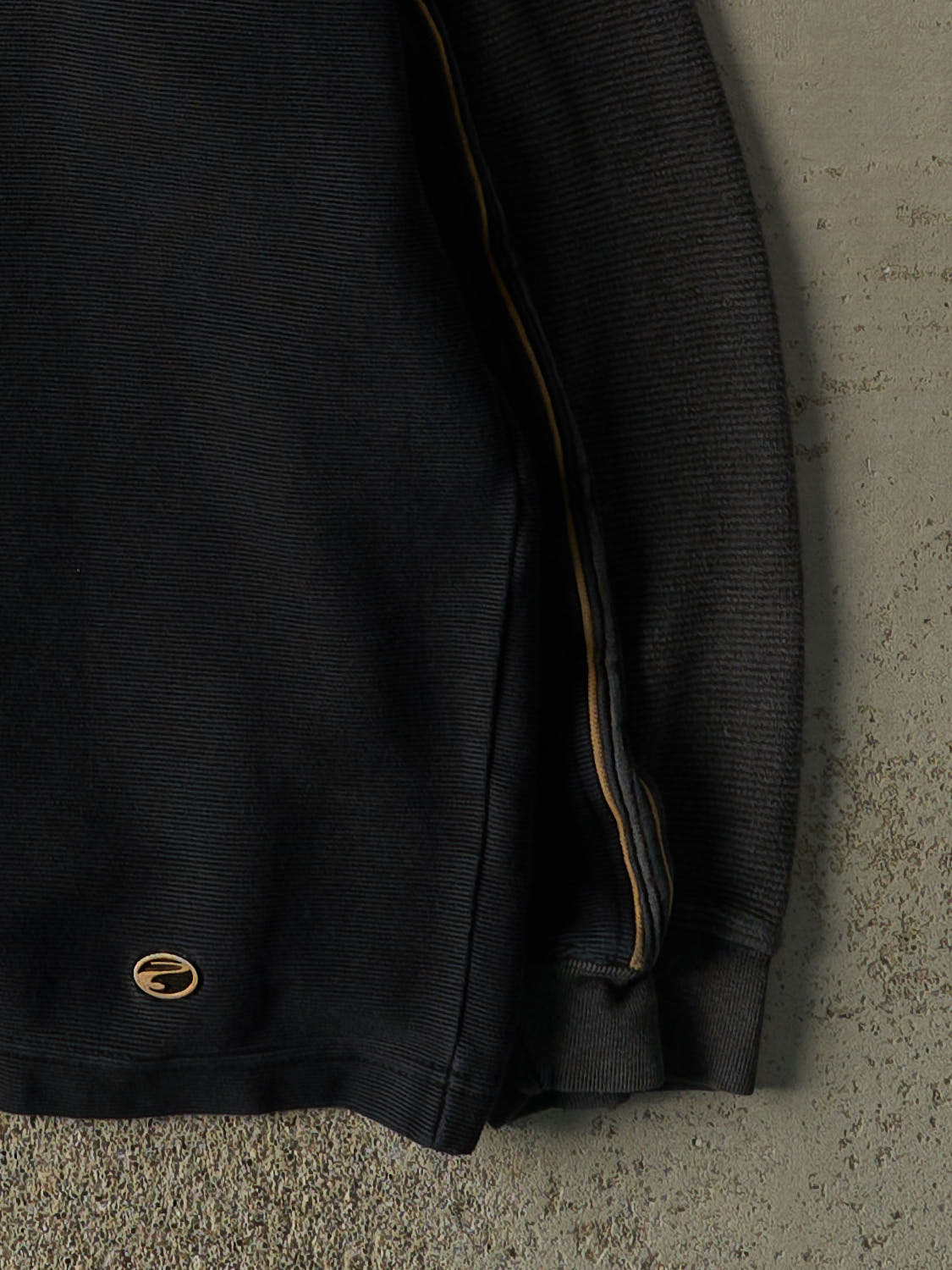 Vintage Y2K Black & Grey Point Zero Knit Long Sleeve (M/L)