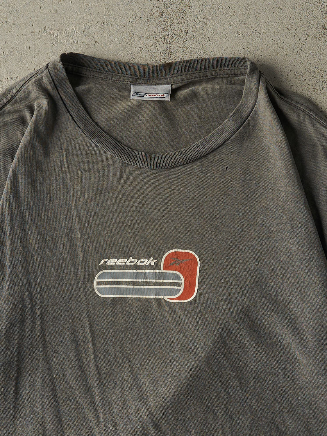 Vintage Y2K Charcoal Grey Reebok Tee (L)