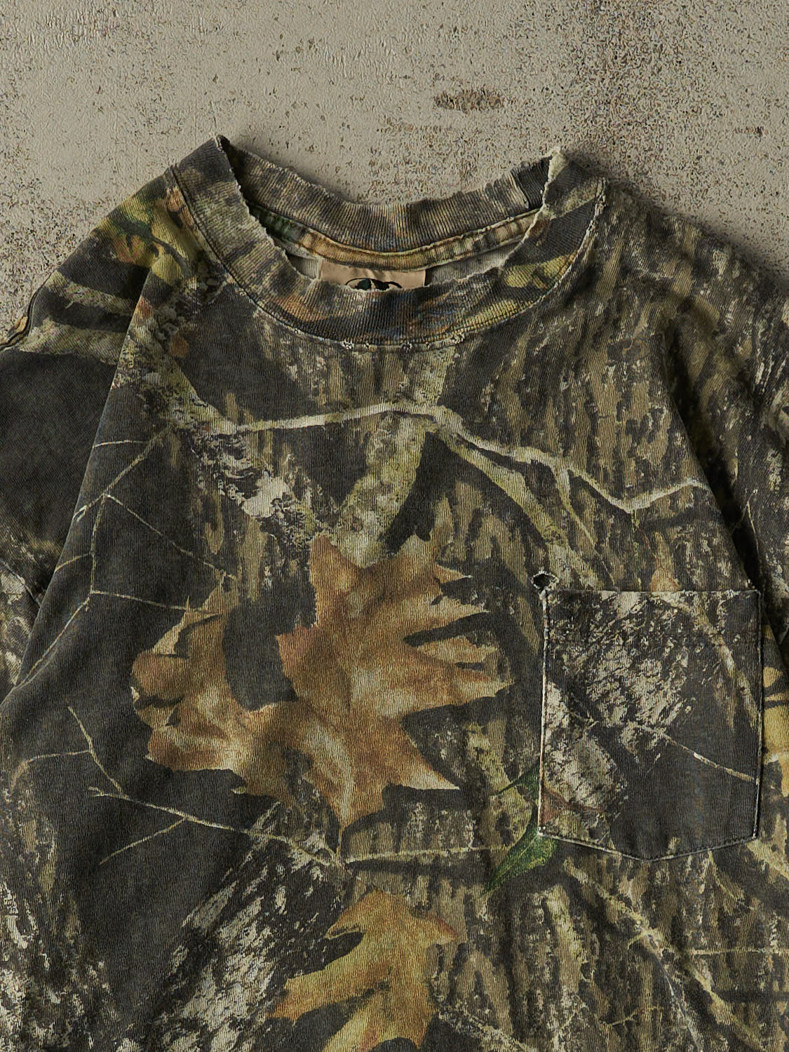 Vintage 90s Camo Mossy Oak Pocket Long Sleeve (L)