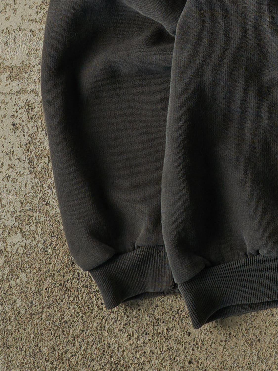 Vintage 96' Faded Black Saskatchewan Roughriders Embroidered Crewneck (L/XL)