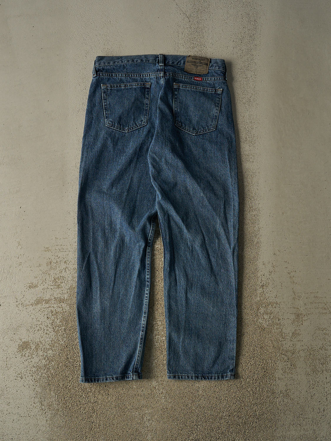 Vintage Y2K Dark Wash Wrangler Jeans (32x30)
