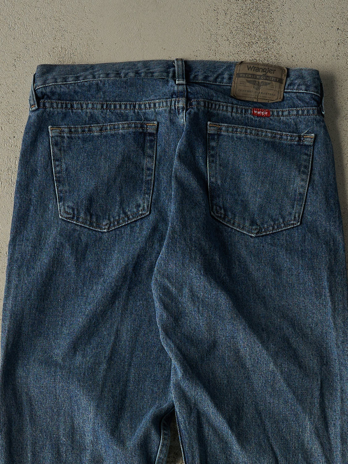 Vintage Y2K Dark Wash Wrangler Jeans (32x30)