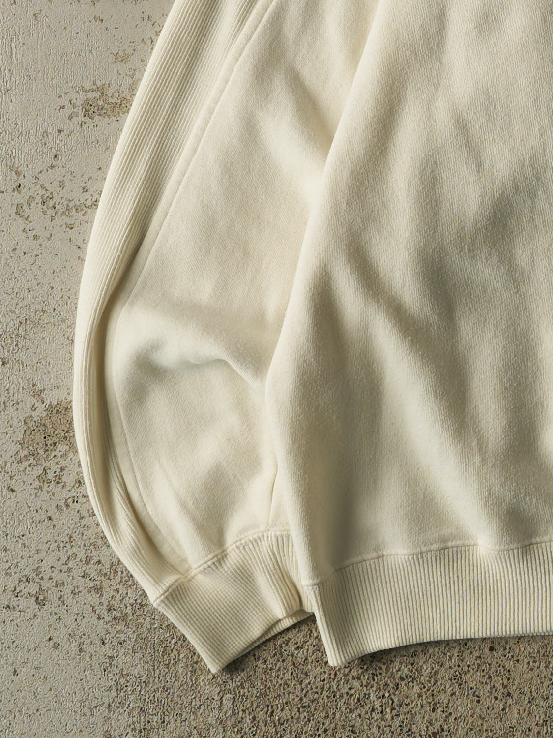 Vintage 90s Beige Gap Alpine Country Embroidered Crewneck (L)