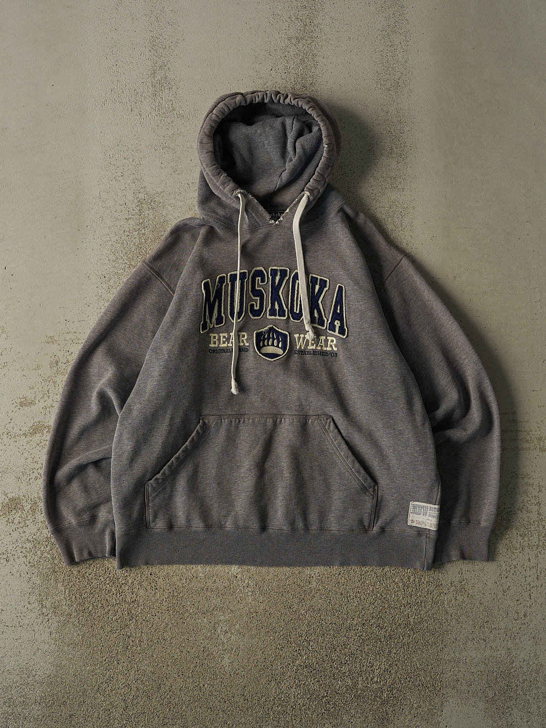 Vintage Y2K Grey Muskoka Embroidered Hoodie (M/L)