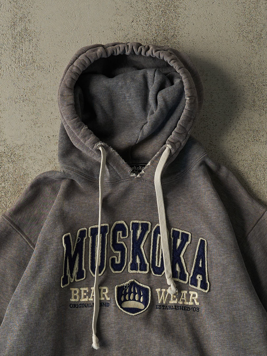 Vintage Y2K Grey Muskoka Embroidered Hoodie (M/L)