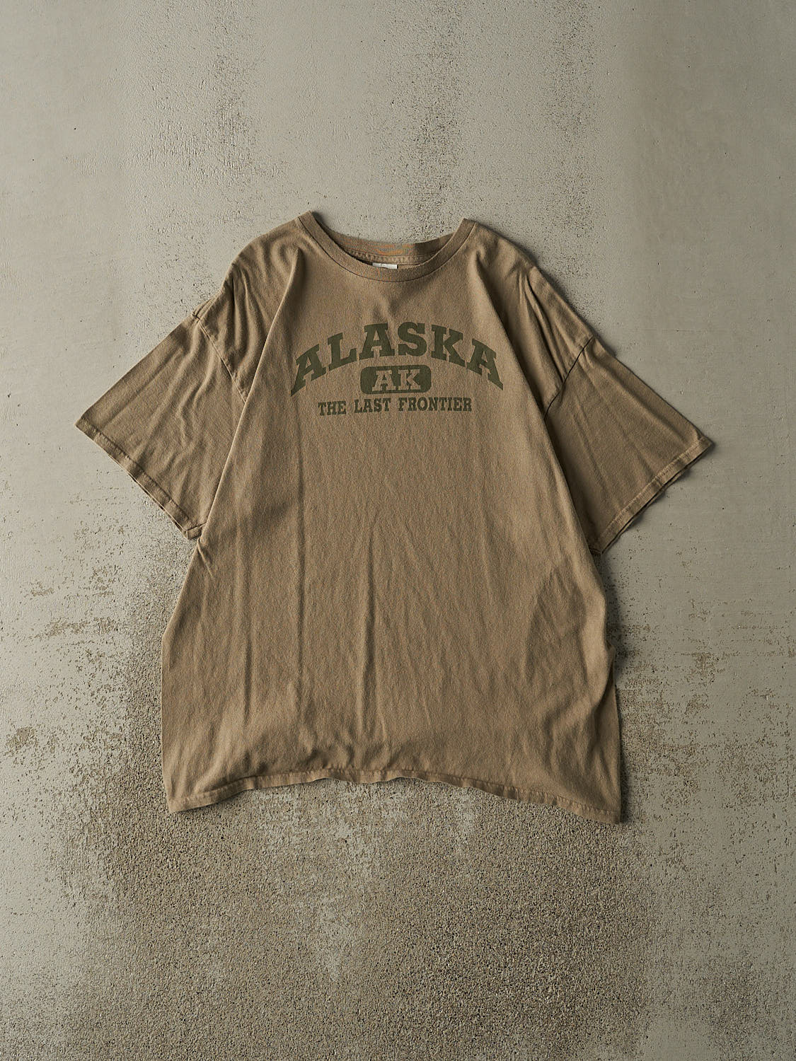 Vintage Y2K Beige Alaska Tee (XL)