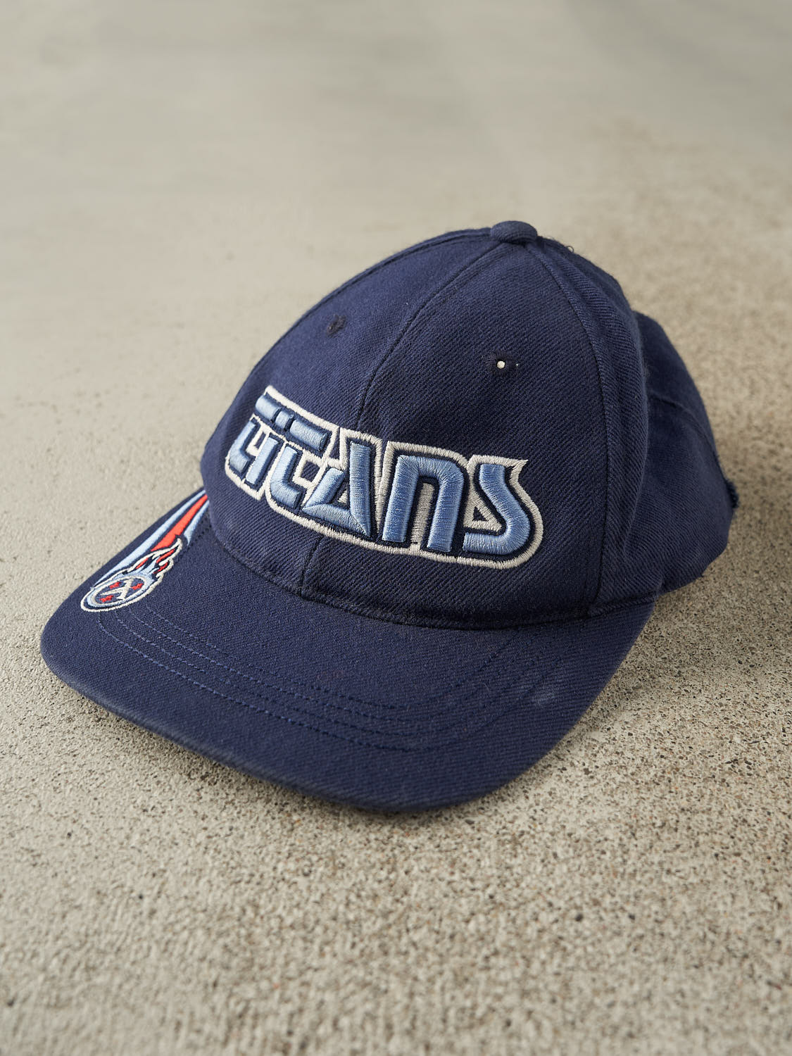 Vintage 90s Navy Blue Tennesse Titans Embroidered Velcro Hat (O/S)