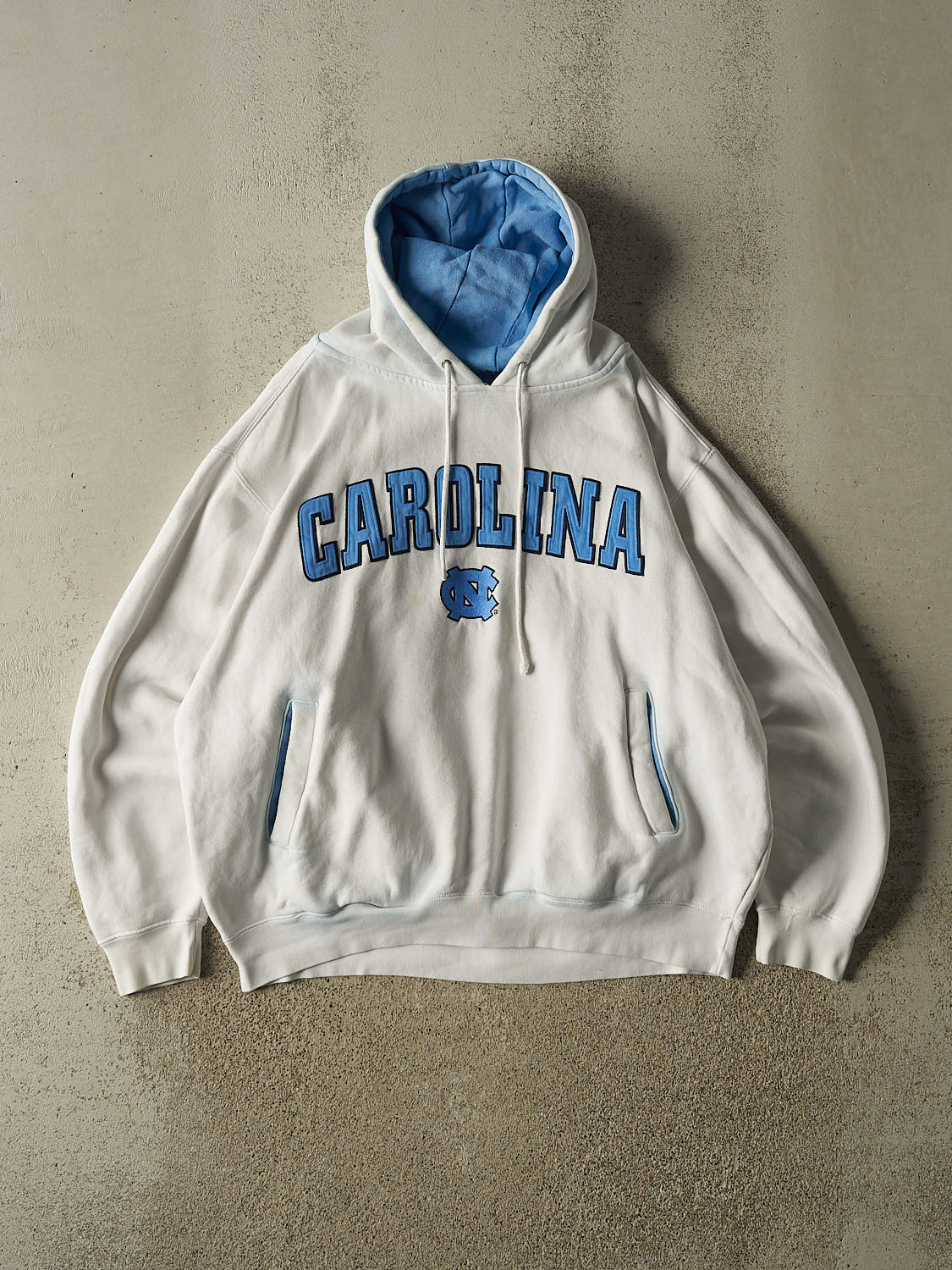 Vintage 90s White University of North Carolina Hoodie (L/XL)