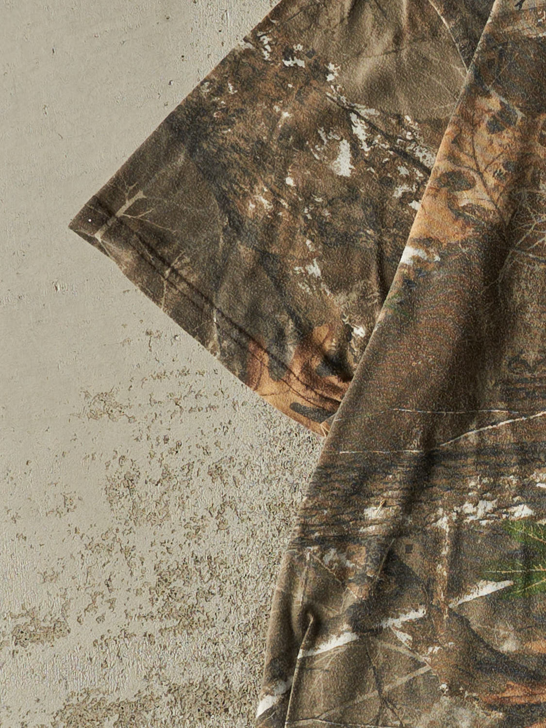 Vintage Y2K Camo Realtree Logo Tee (L/XL)