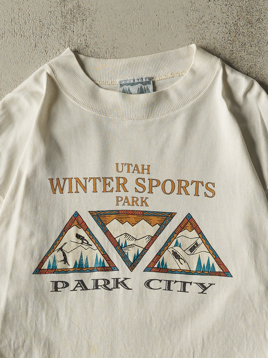 Vintage 90s White Utah Park City Winter Sports Long Sleeve (XL)