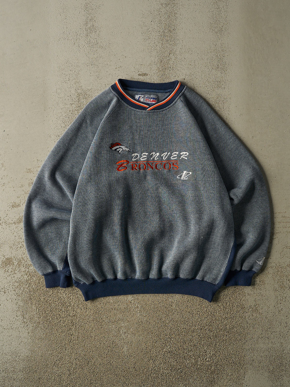 Vintage 90s Blue Denver Broncos Embroidered Crewneck (XL/XXL)