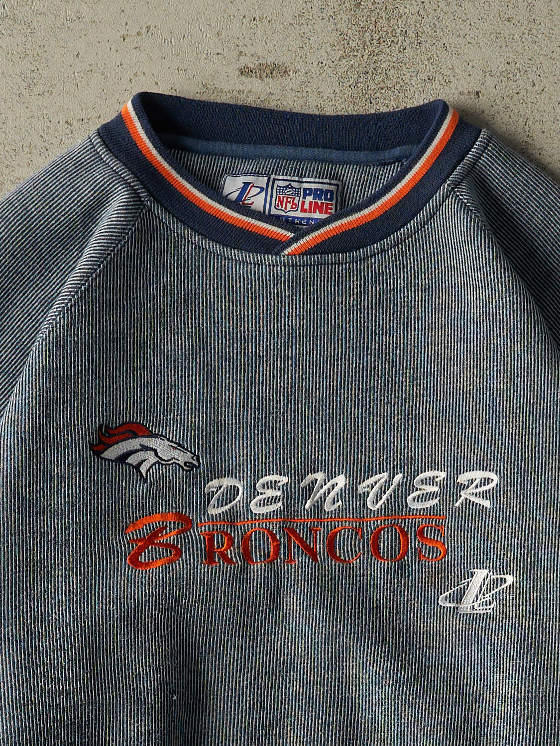Vintage 90s Blue Denver Broncos Embroidered Crewneck (XL/XXL)