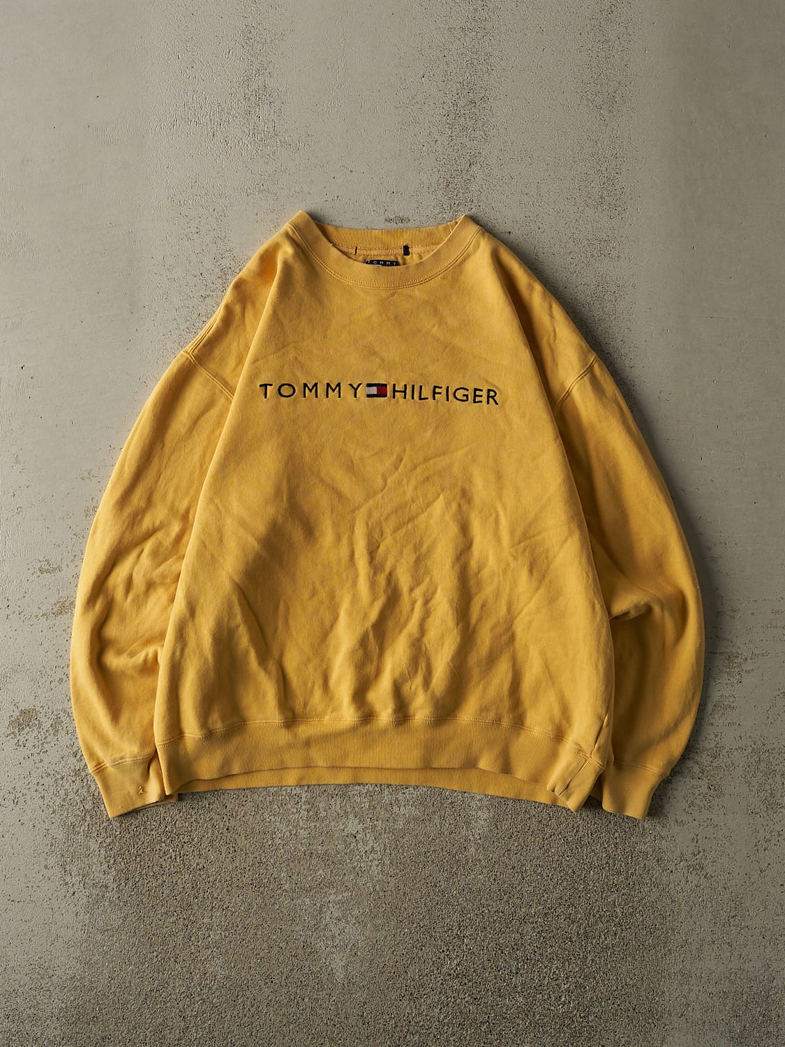 Vintage 90s Yellow Tommy Hilfiger Embroidered Crewneck (L)