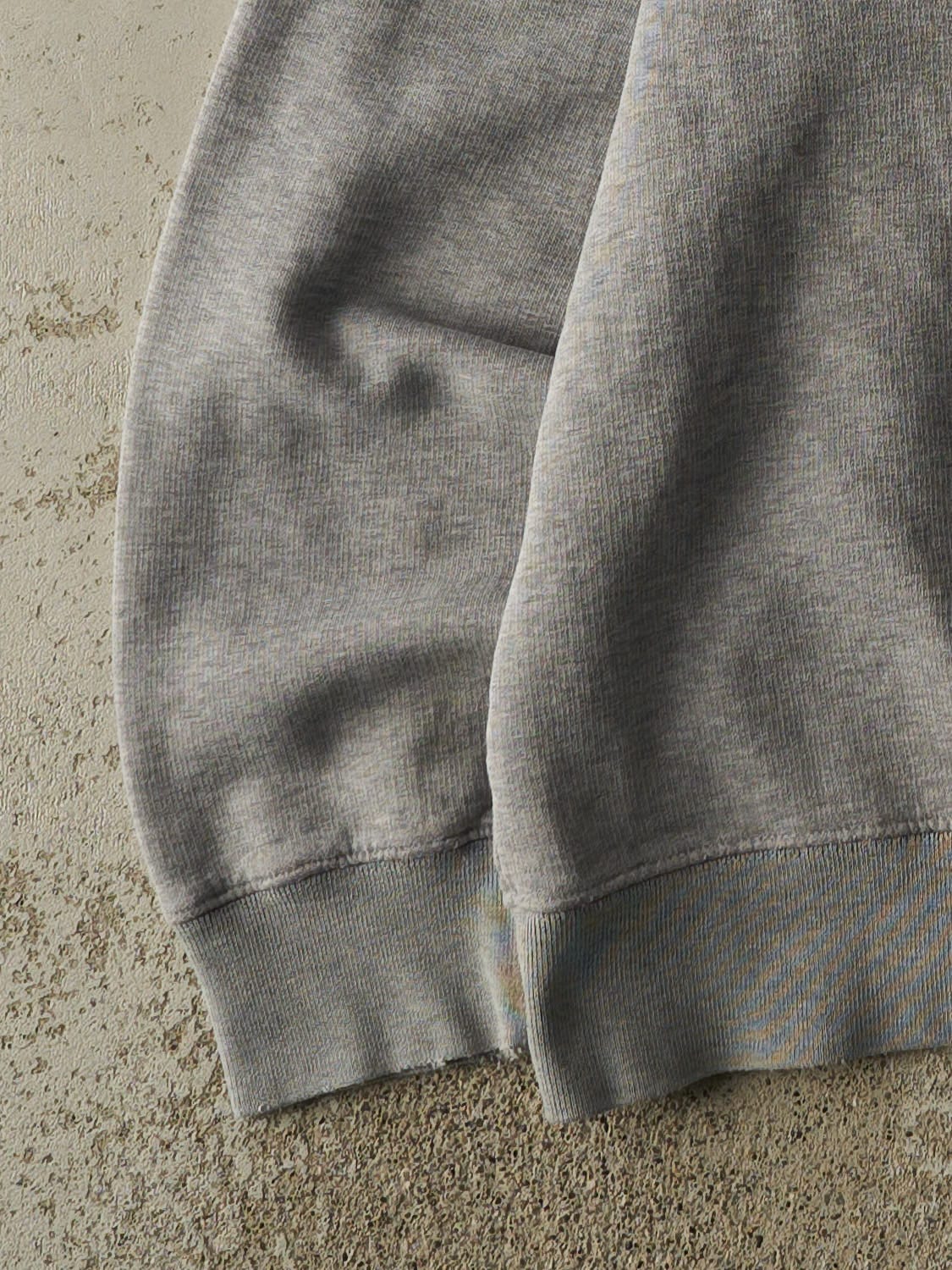 Vintage Y2K Grey Tommy Hilfiger Embroidered Crewneck (L/XL)