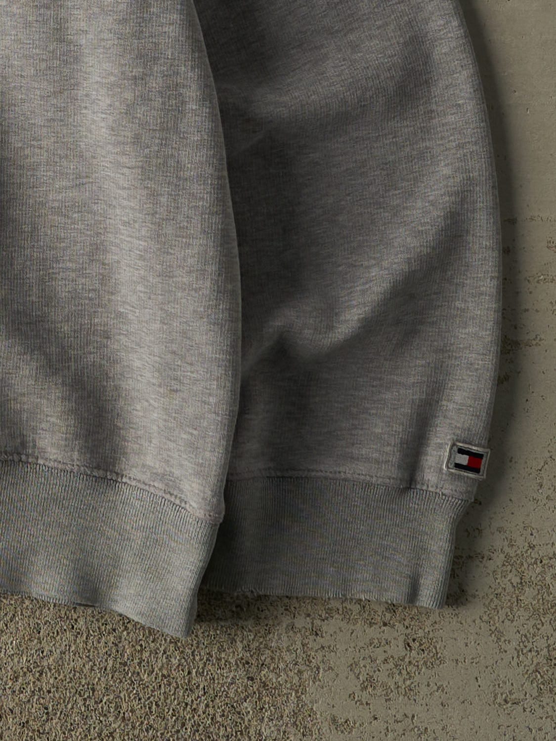 Vintage Y2K Grey Tommy Hilfiger Embroidered Crewneck (L/XL)